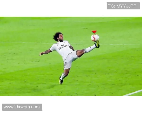 国外足球明星卷发造型大揭秘精彩视频分享让你领略不一样的球场风采